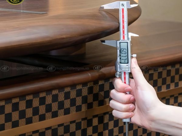 ban giam doc nhap khau hien dai bt gu 01d28 1